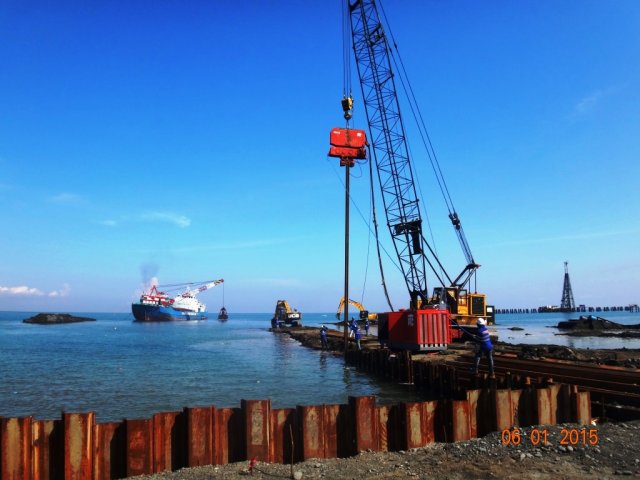Sheet Pile Driving Using Hydraulic Vibratory Hammer